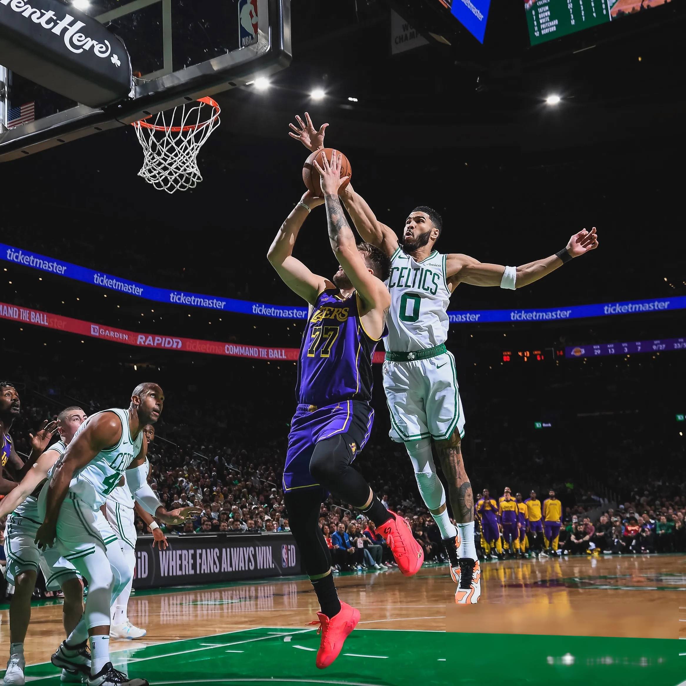 塔图姆回归赛场，回归赛场首场状态亮眼，C9观众沸腾！的简单介绍