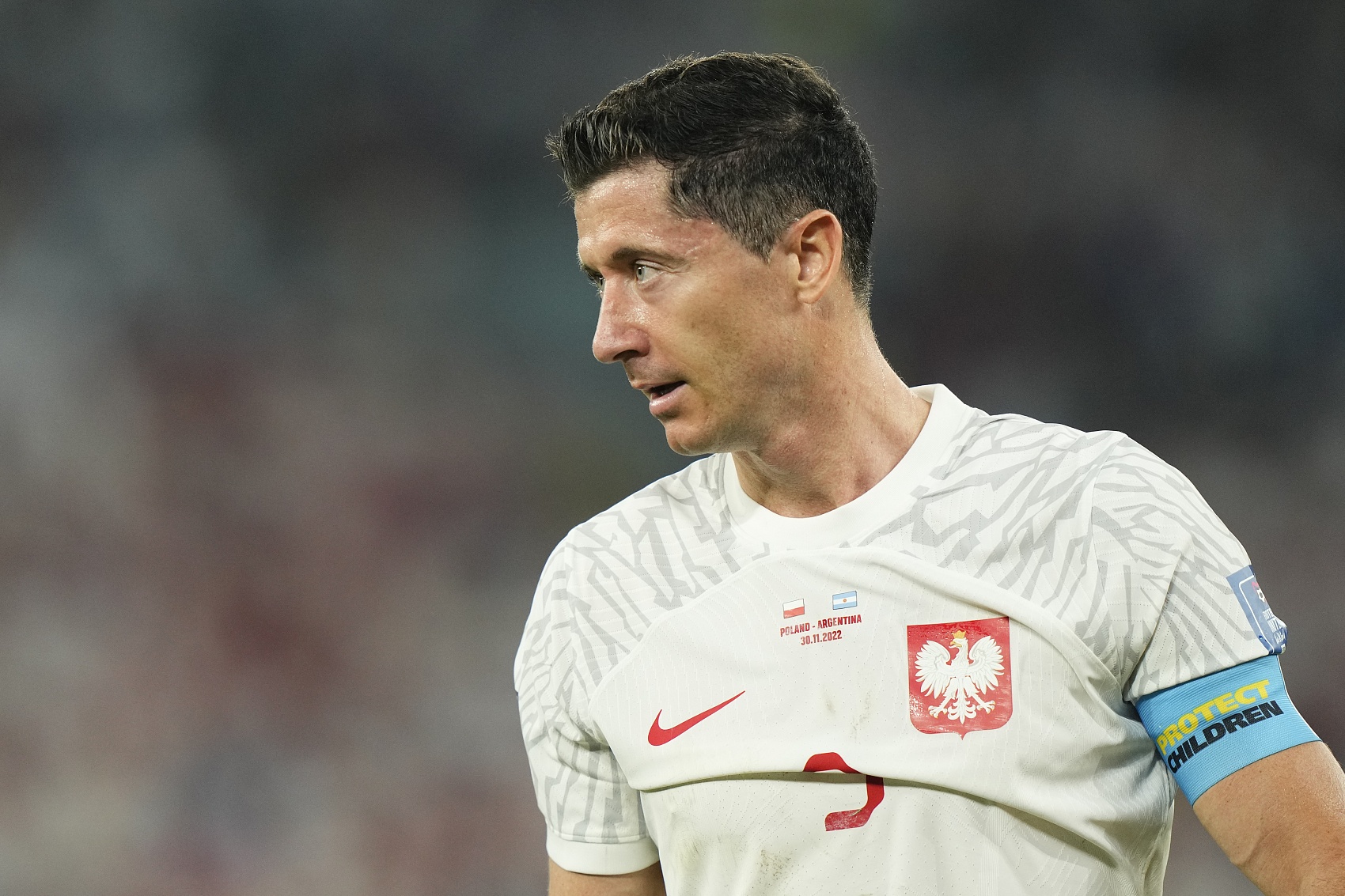 莱万多夫斯基回归赛场，高光表现首场状态亮眼，IG观众沸腾！